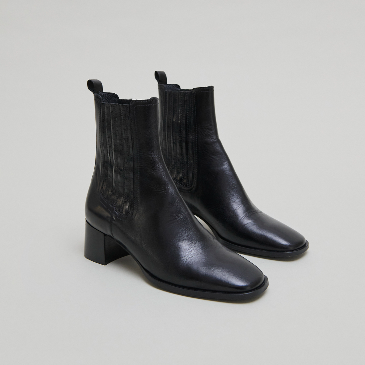 Bottines à fronces in black leather | DINGO