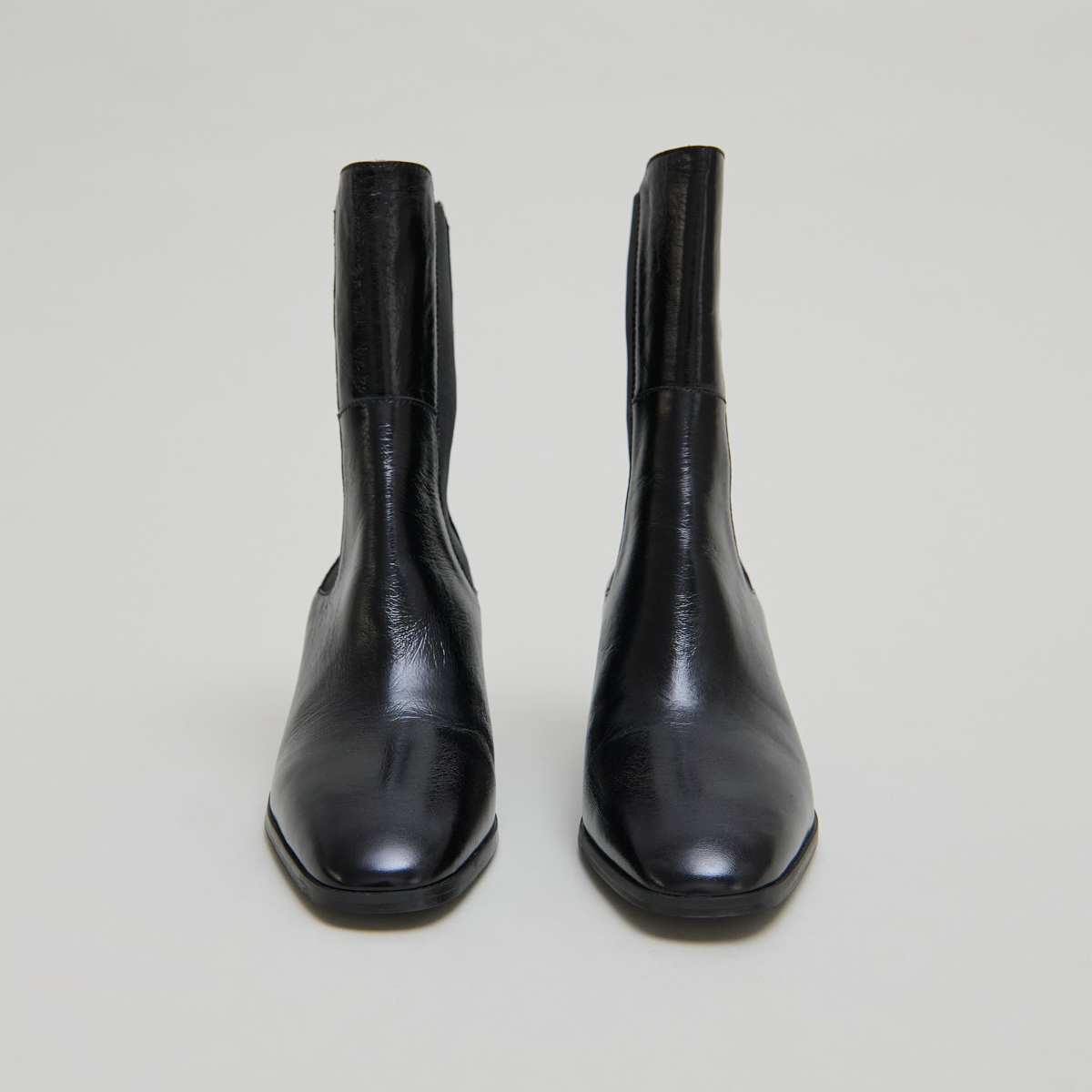Bottines à élastiques in black shiny leather | DUCHA