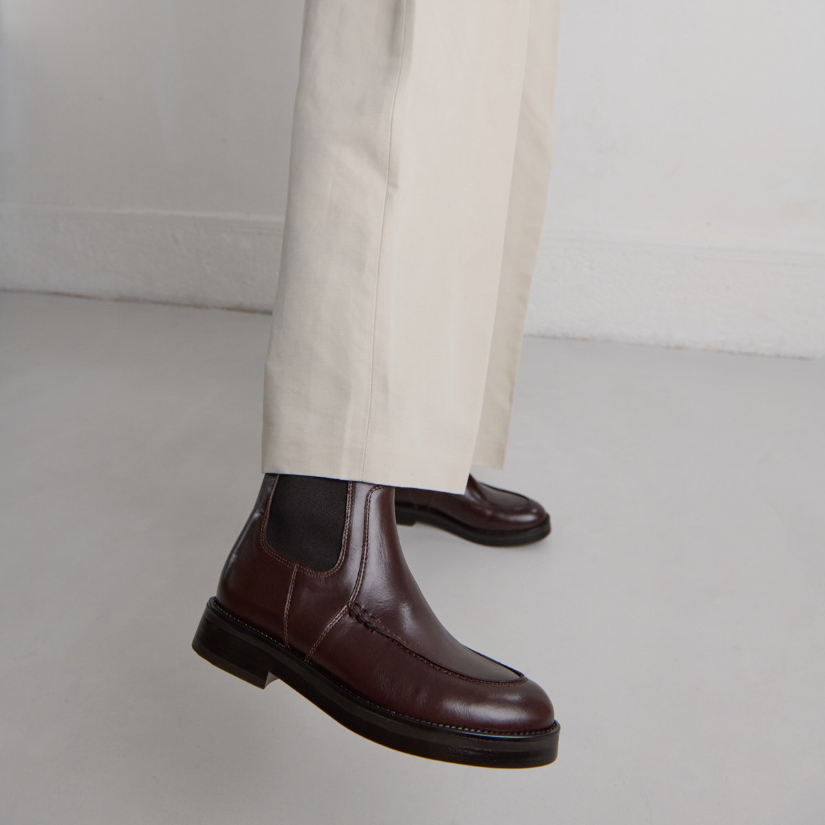 Boots à élastiques in dark brown leather | ALLAN