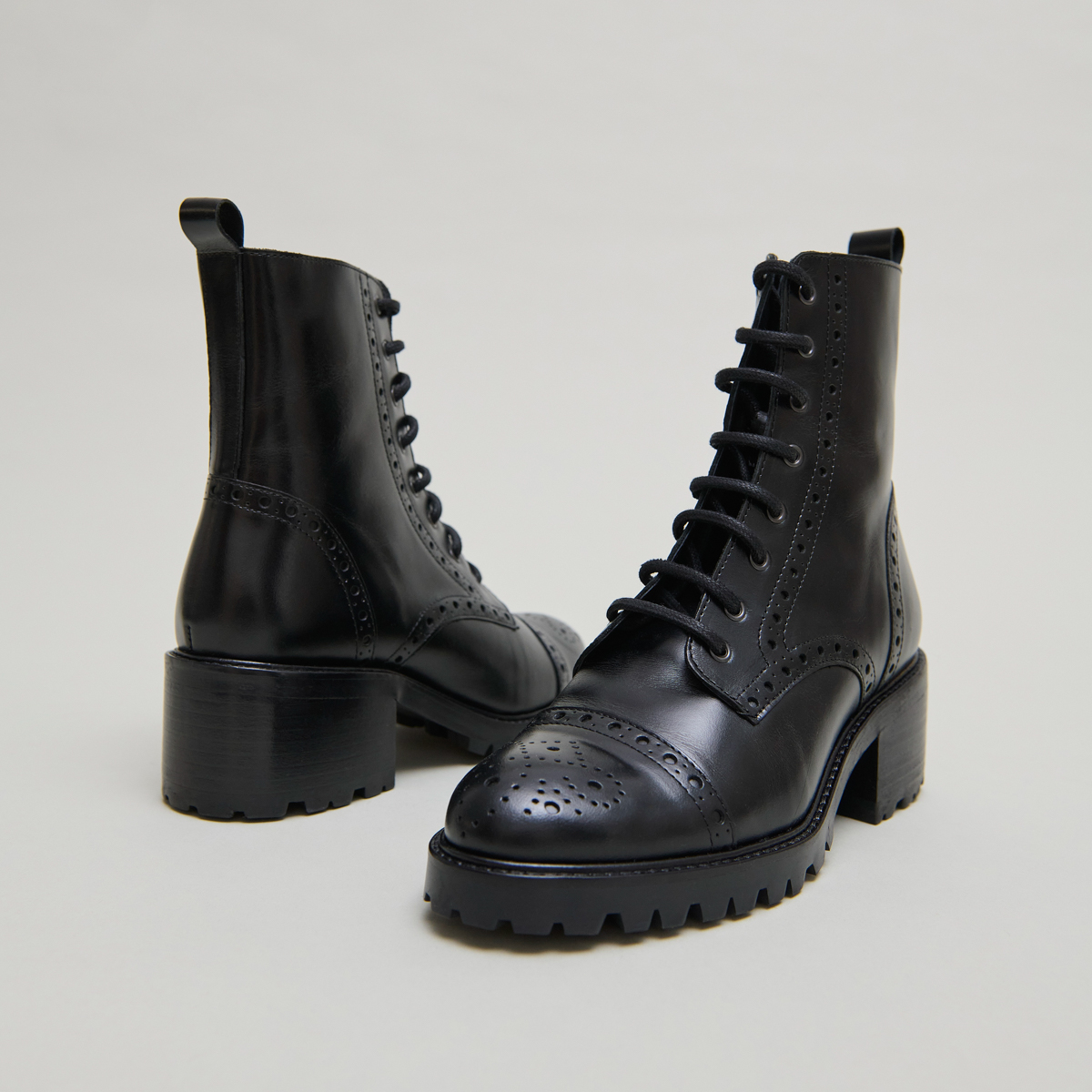Boots à lacets et à talons in black leather | ANDERS