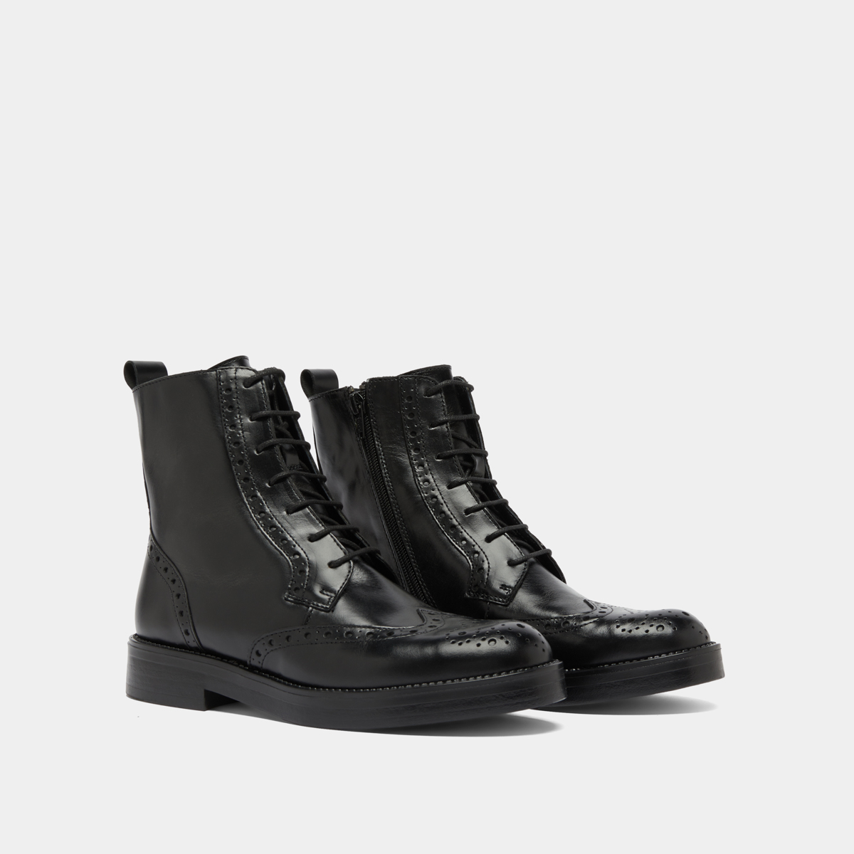Boots à lacets in black leather | ARI