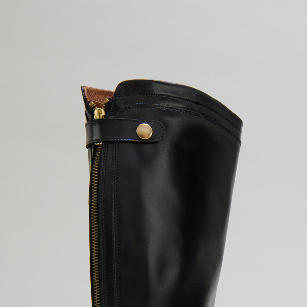 Bottes à fermetures éclairs arrières in black leather | AUROS