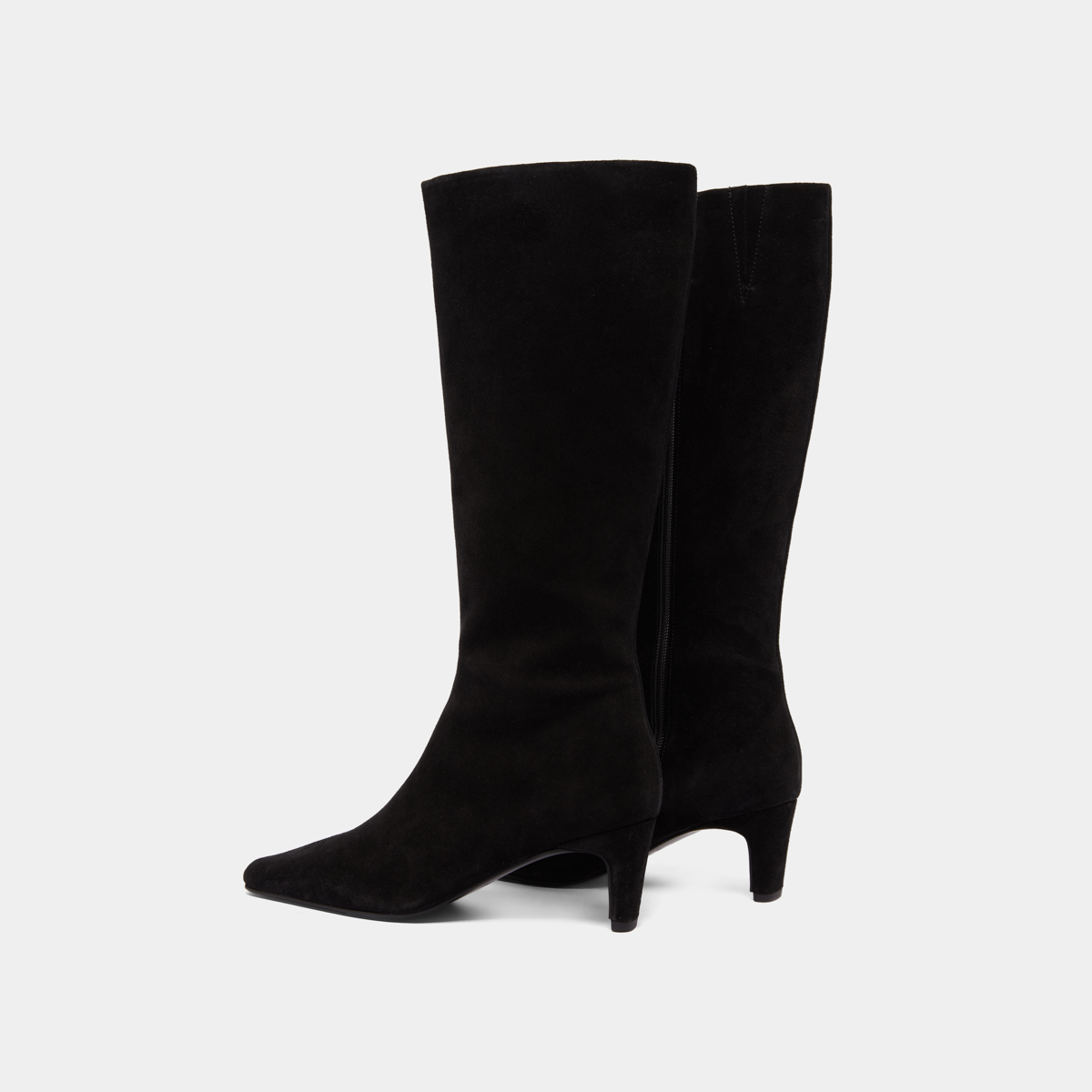 Bottes à talons et bouts pointus in black suede | DANOU