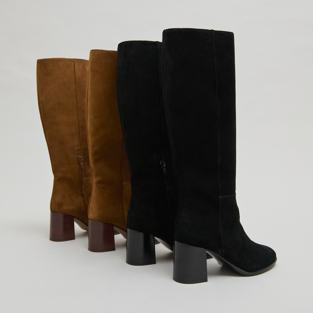 Bottes à talons et bouts ronds in cognac suede | DILIA