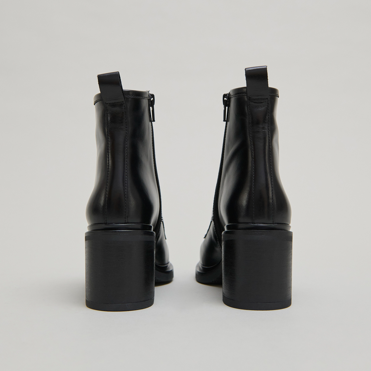 Boots à talons et à lacets in black leather | DUPLEX
