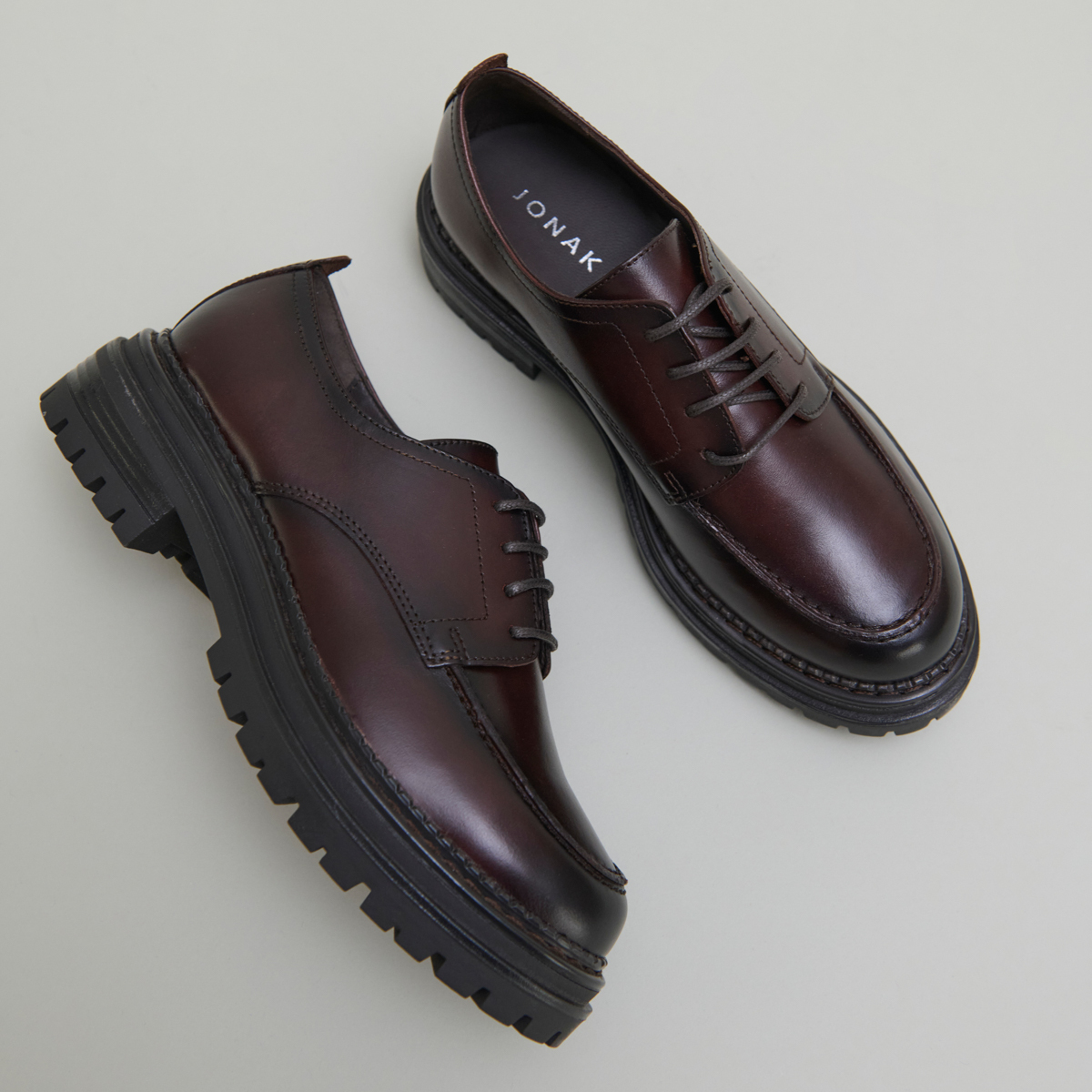 Derbies à semelles crantées in red-brown leather | ADALOU