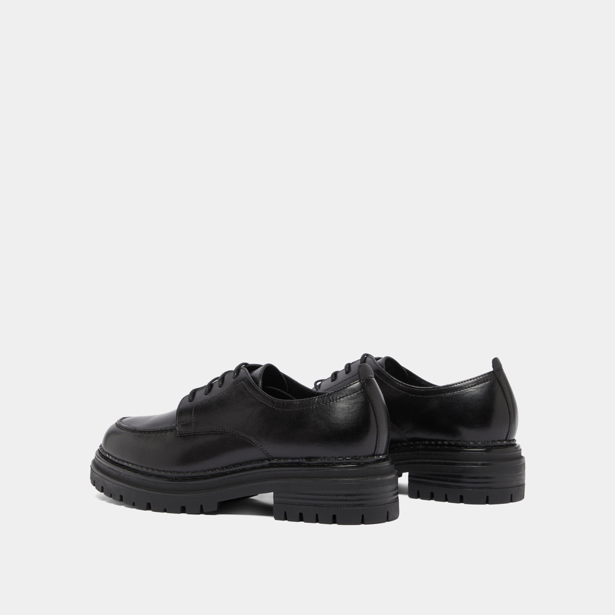 Derbies à semelles crantées in black leather | ADALOU