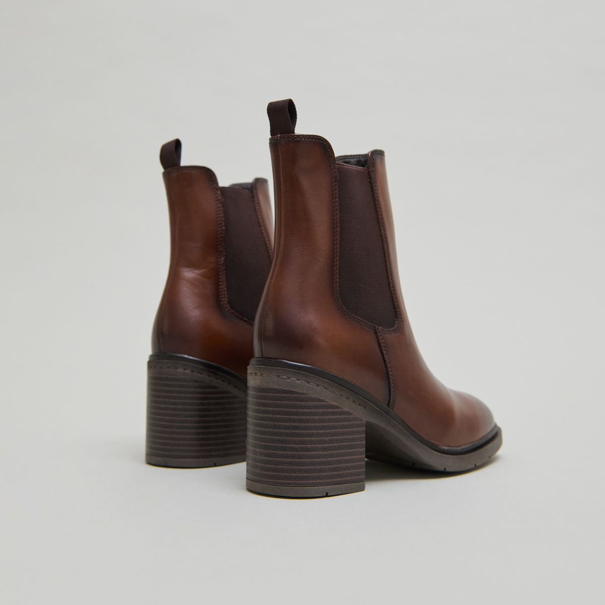 Bottines à élastiques et bouts arrondis.... in cognac leather | ATILA