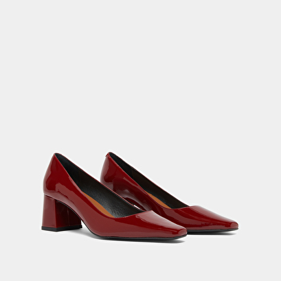 Escarpins &agrave; talons recouverts in carmine red patent | dulina