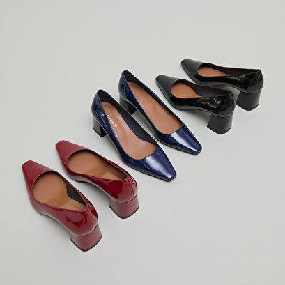 Escarpins &agrave; talons recouverts in carmine red patent | dulina