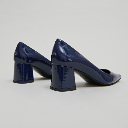 Escarpins &agrave; talons recouverts in blue patent | dulina