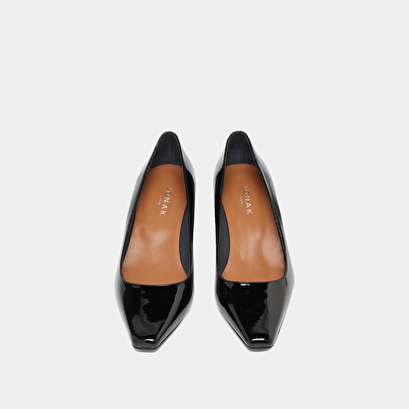 Escarpins &agrave; talons recouverts in black patent | dulina