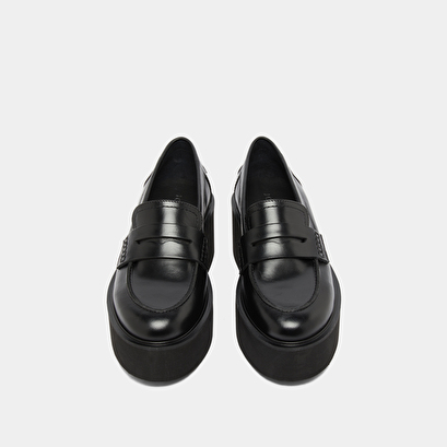 Mocassins compens&eacute;s in black leather | anja