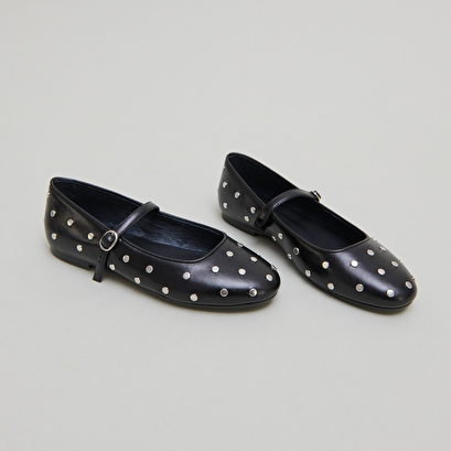 Ballet flats with straps in black leather | danaelle