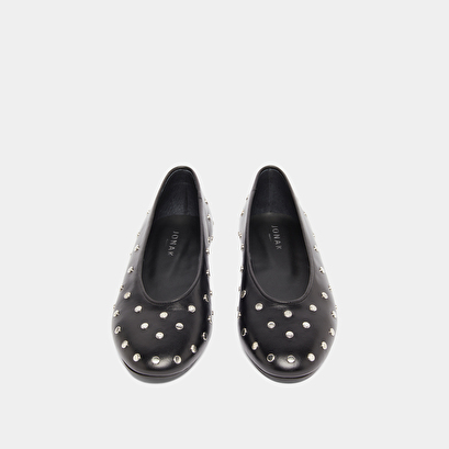 Ballet flats with silver details in black leather | dania