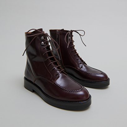 Boots &agrave; lacets in brown leather | alida