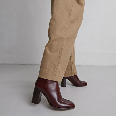 Helled ankle boots brown