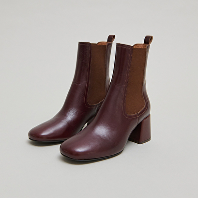 Bottines &agrave; talons et &eacute;lastiques in brown leather | denon