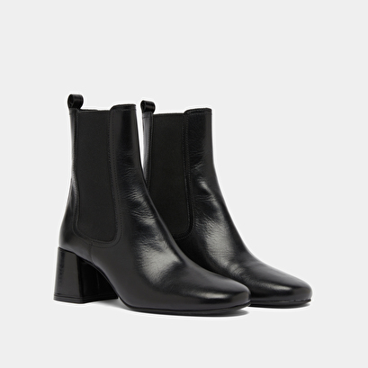 Bottines &agrave; talons et &eacute;lastiques in black leather | denon
