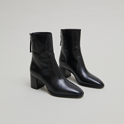 Bottines avec fermeture &eacute;clair arri&egrave;re in black leather | detras