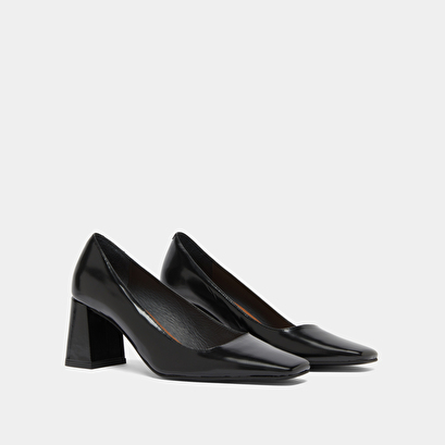 Escarpins &agrave; larges talons in black glazed leather | dodeme