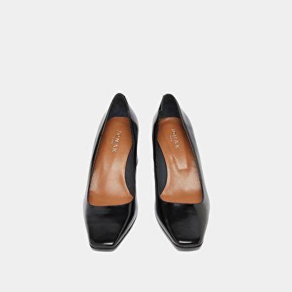 Escarpins &agrave; larges talons in black glazed leather | dodeme