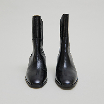 Bottines &agrave; &eacute;lastiques in black shiny leather | ducha