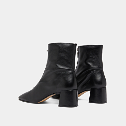 Bottines &agrave; fermetures &eacute;clairs avant in black leather | amaryllis