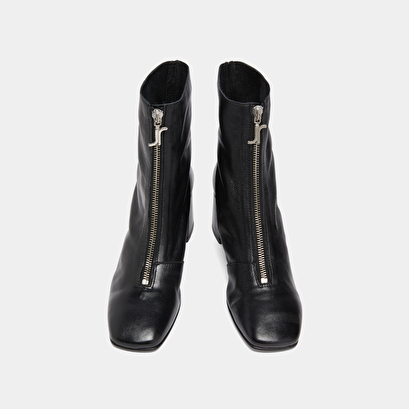 Bottines &agrave; fermetures &eacute;clairs avant in black leather | amaryllis