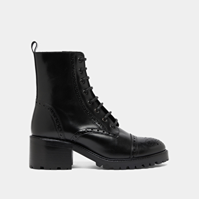 Boots &agrave; lacets et &agrave; talons in black leather | anders