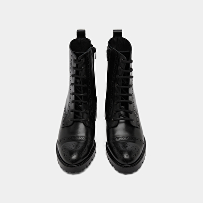 Boots &agrave; lacets et &agrave; talons in black leather | anders