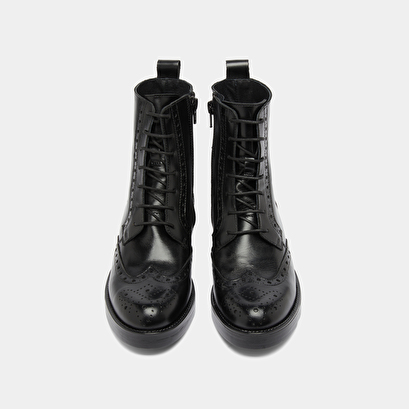 Boots &agrave; lacets in black leather | ari
