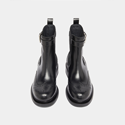 Boots &agrave; boucles in black leather | douby