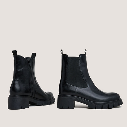 Boots à semelles crantées et bouts ronds... black