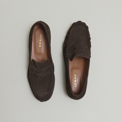 Round-toe loafers in dark brown suede | delice