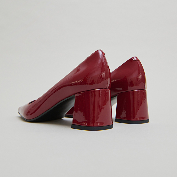 Escarpins à talons recouverts in carmine red patent | DULINA
