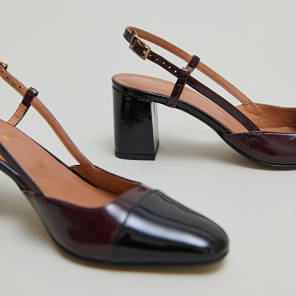 Slingbacks à talons in black patent leather and burgundy pleated patent | DHAPOP