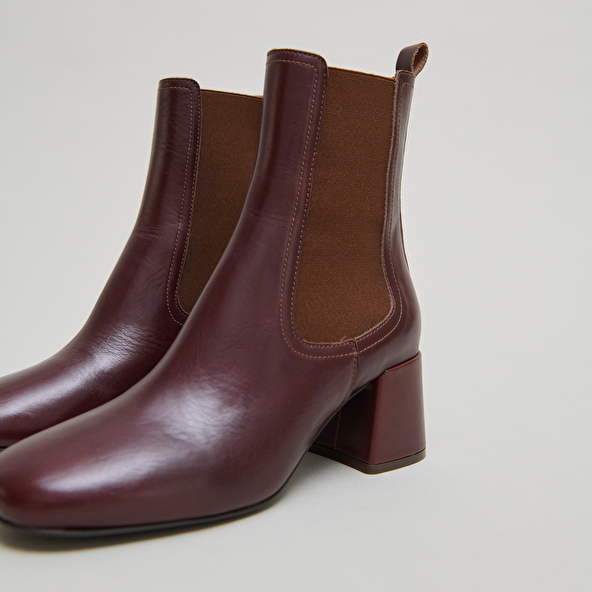 Bottines à talons et élastiques in brown leather | DENON