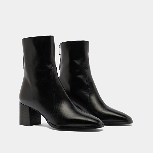 Bottines avec fermeture éclair arrière in black leather | DETRAS