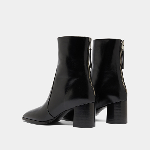 Bottines avec fermeture éclair arrière in black leather | DETRAS