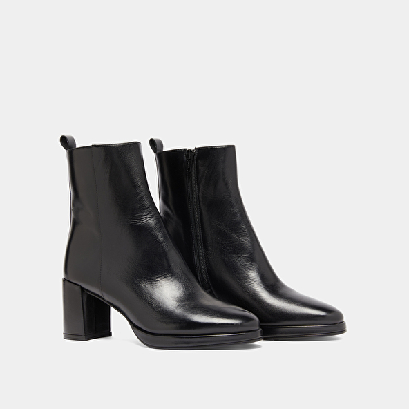 Ankle boots with heels in black leather | DIBRINA