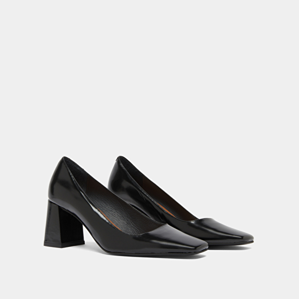 Escarpins à larges talons in black glazed leather | DODEME