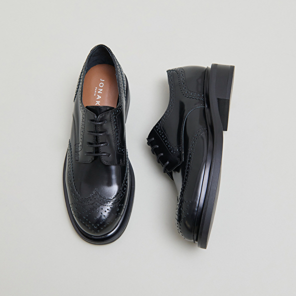 Derbies ajourées in black glazed leather | DUERMO