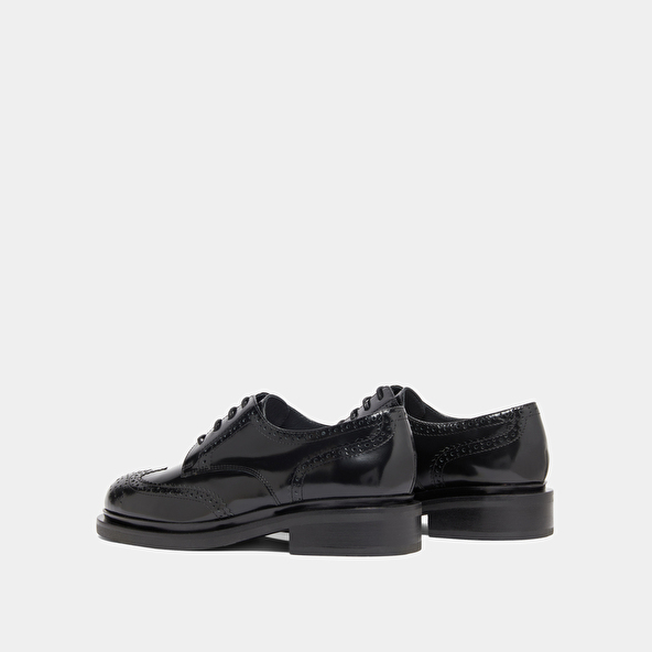 Derbies ajourées in black glazed leather | DUERMO