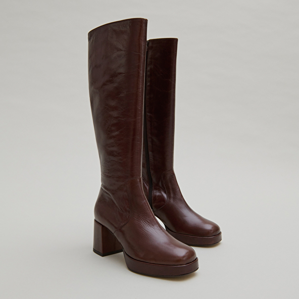 Heeled platform boots in brown distressed leather | VANEO