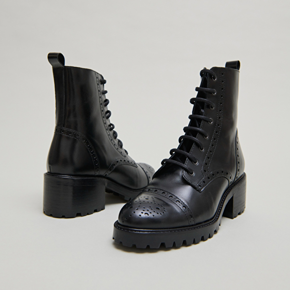 Boots à lacets et à talons in black leather | ANDERS