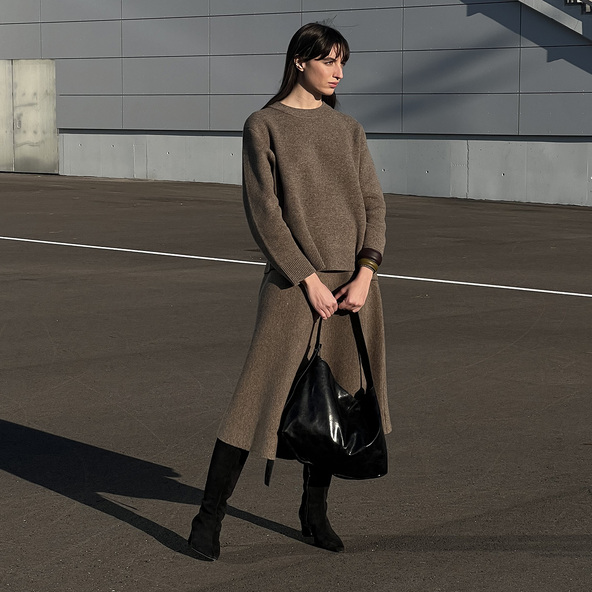 Bottes à talons et bouts pointus in black suede | DANOU