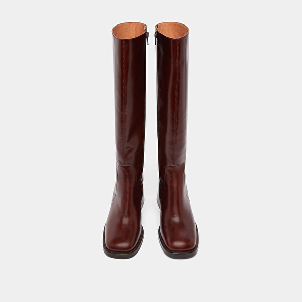 Heeled boots with squared toes in brown leather | DIOU