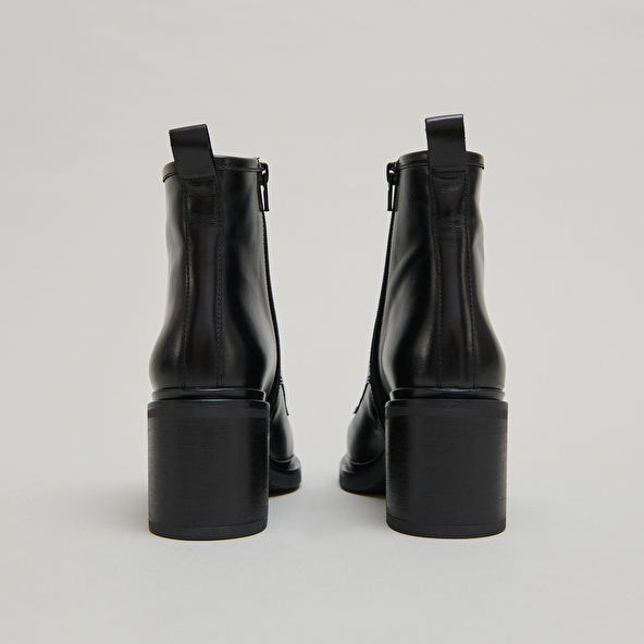 Boots à talons et à lacets in black leather | DUPLEX