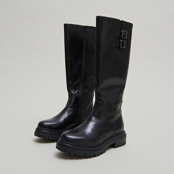 Bottes hautes à semelles crantées et bou... in black leather | ADALIA